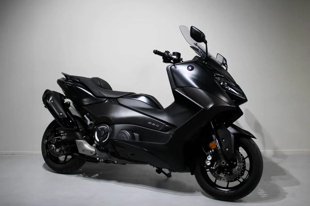 Yamaha T-Max 560 (2022 - 24) (2)