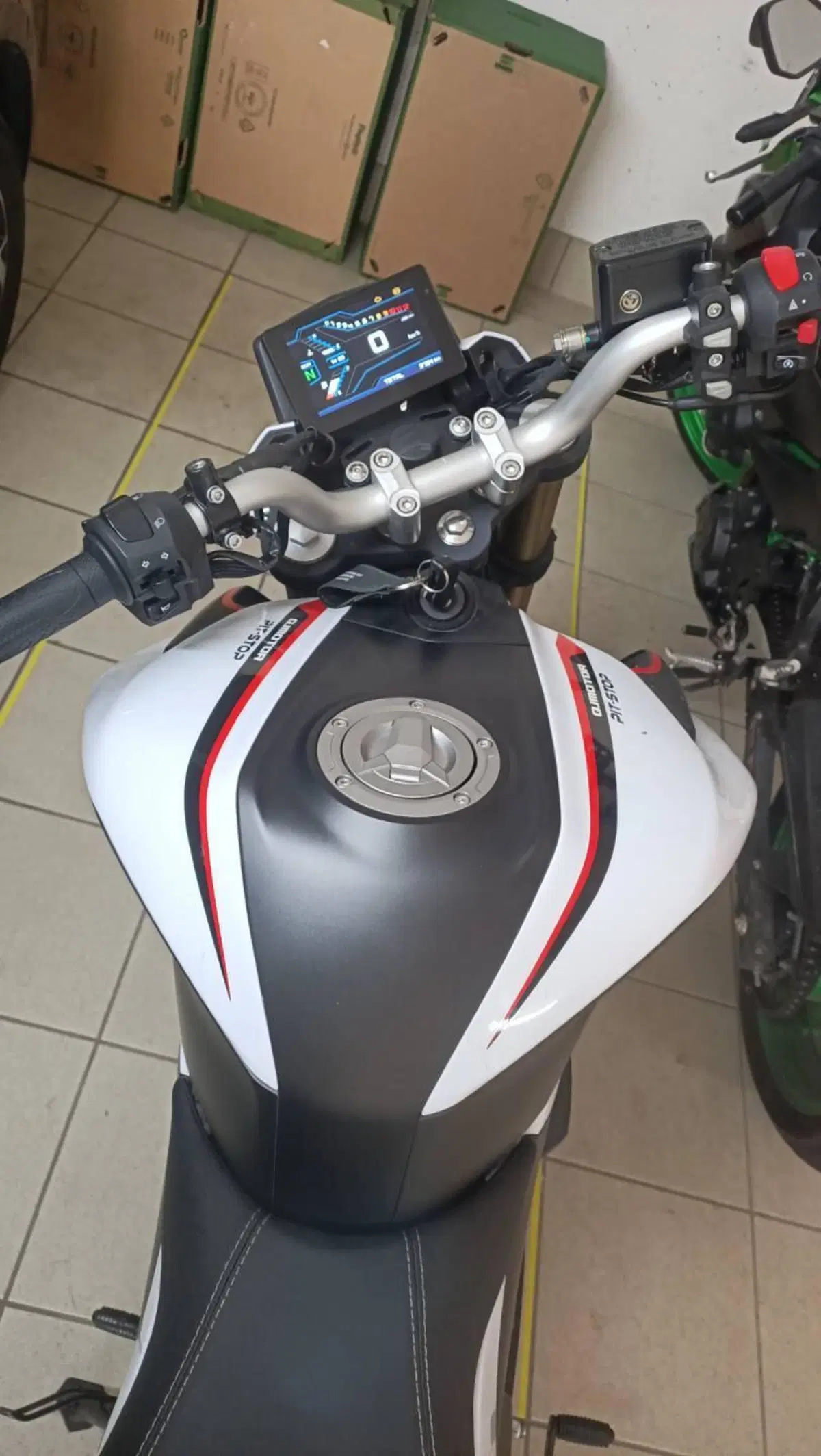 QJ Motor SRK 125 S (2023 - 24) (8)