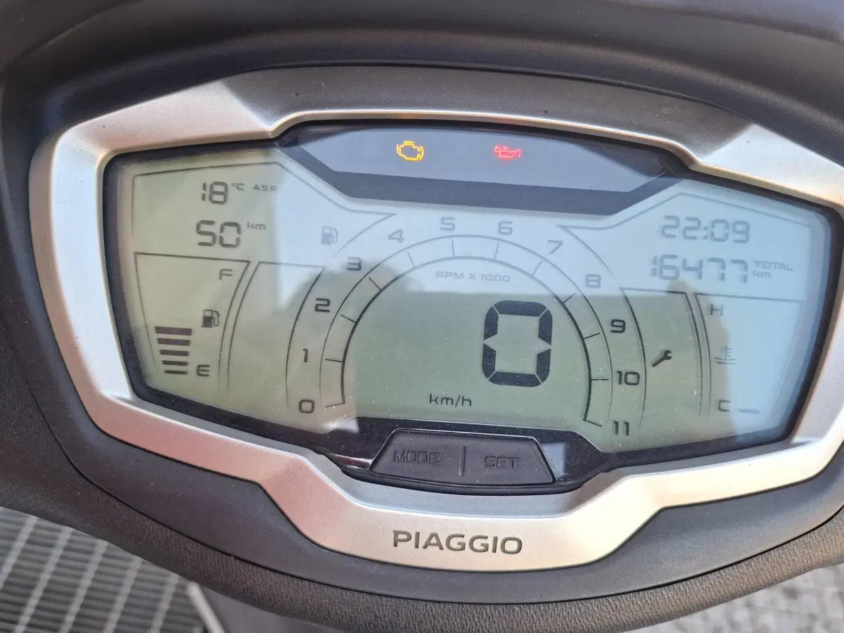 Piaggio Beverly 300 ABS-ASR (2021 - 25) (4)