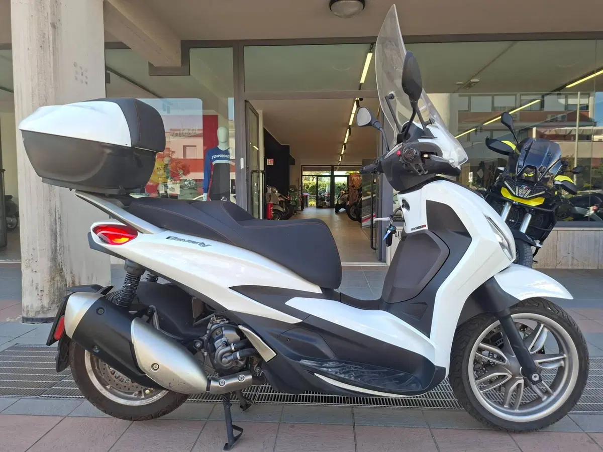 Piaggio Beverly 300 ABS-ASR (2021 - 25)