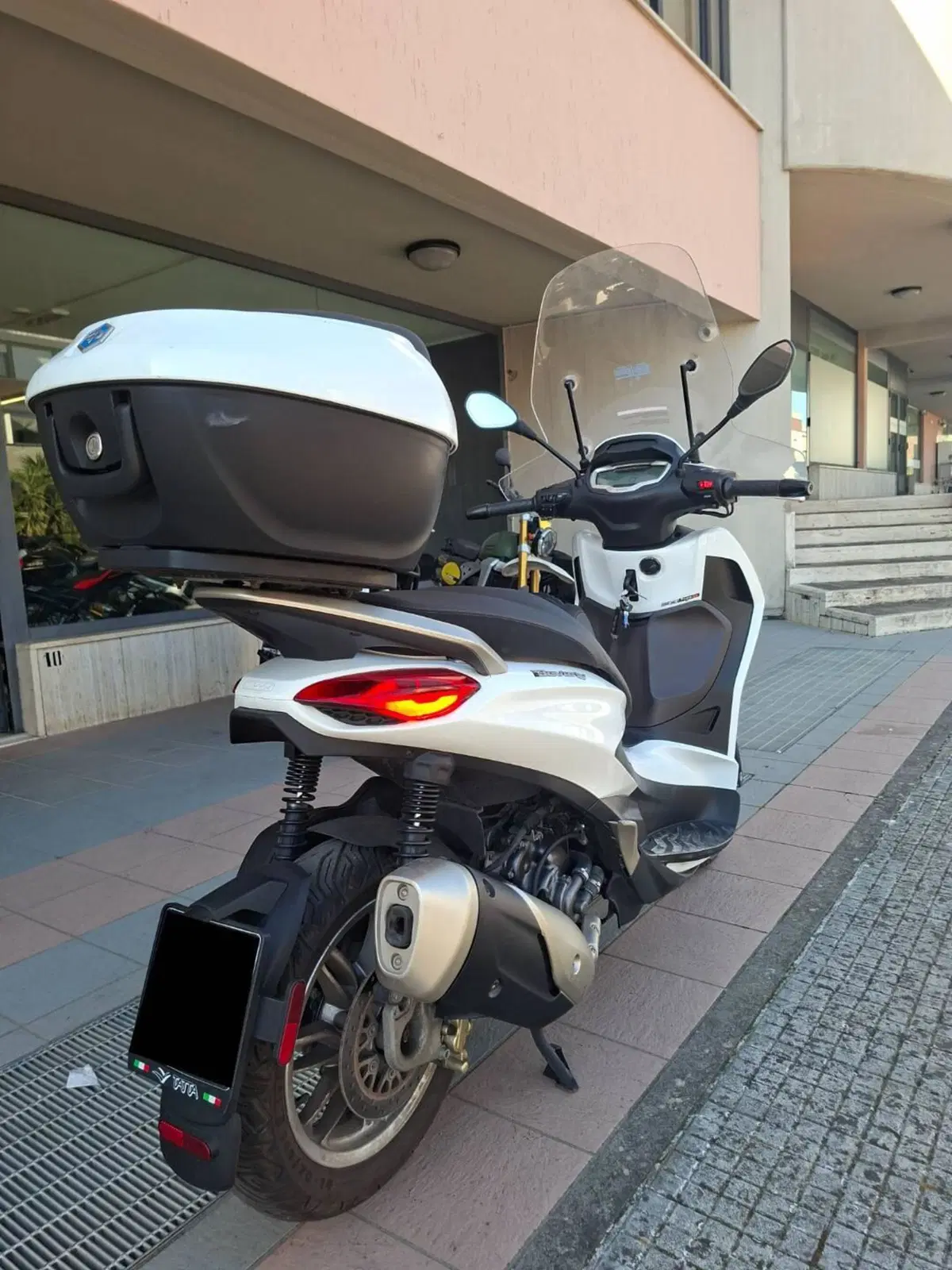 Piaggio Beverly 300 ABS-ASR (2021 - 25) (5)