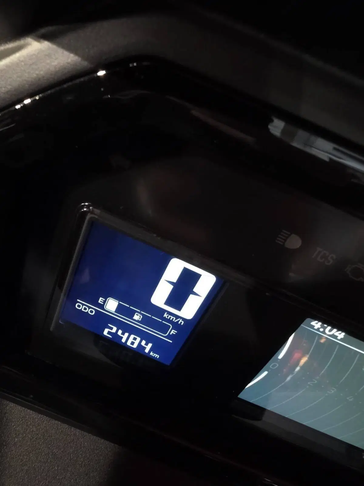 Yamaha X-Max 300 Tech Max (2025 - 26) (3)