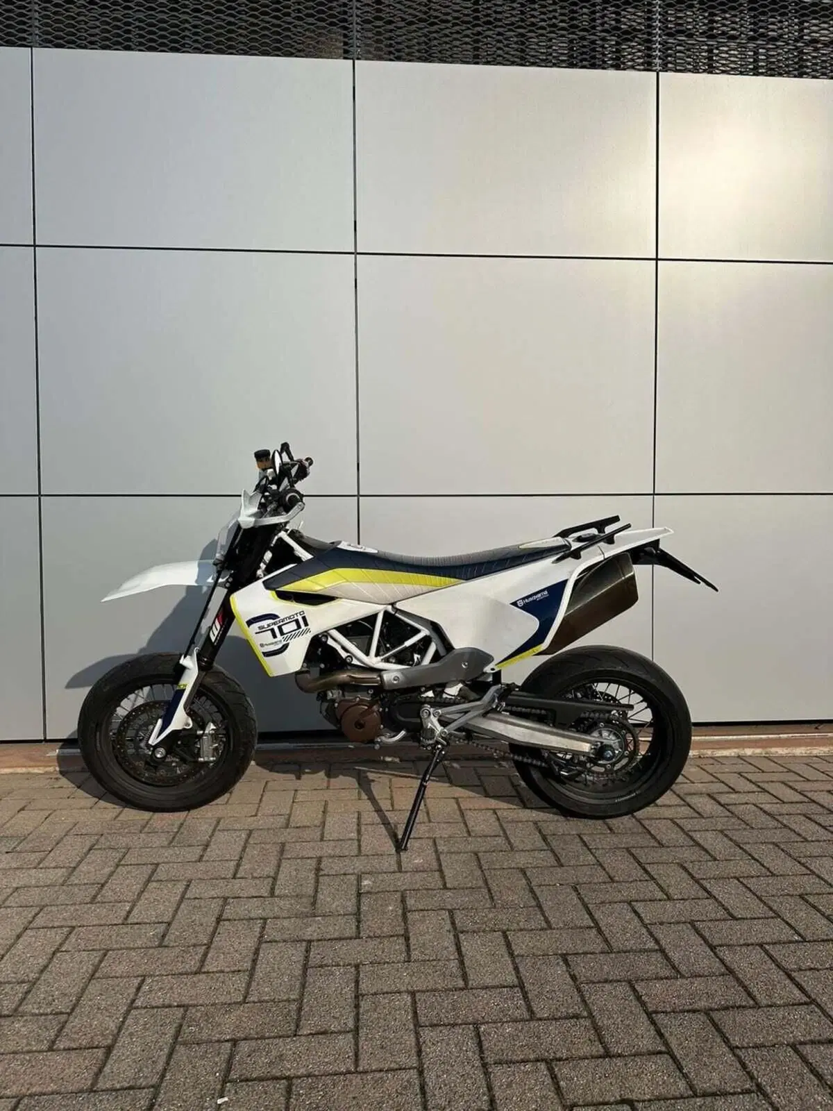 Husqvarna 701 Supermoto (2017 - 19) (2)