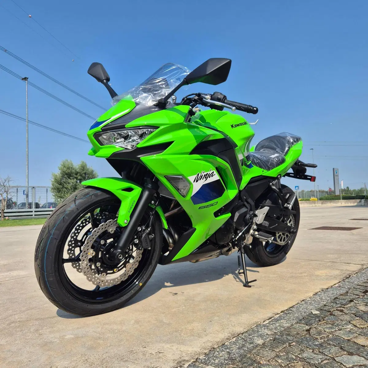 Kawasaki Ninja 650 (2025 - 26) (4)