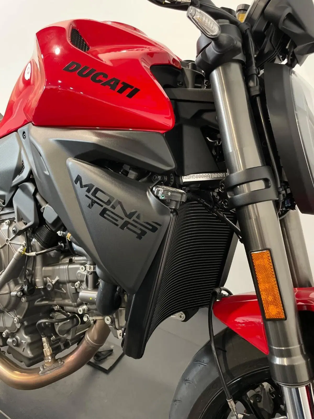 Ducati Monster 890 (2026) (6)
