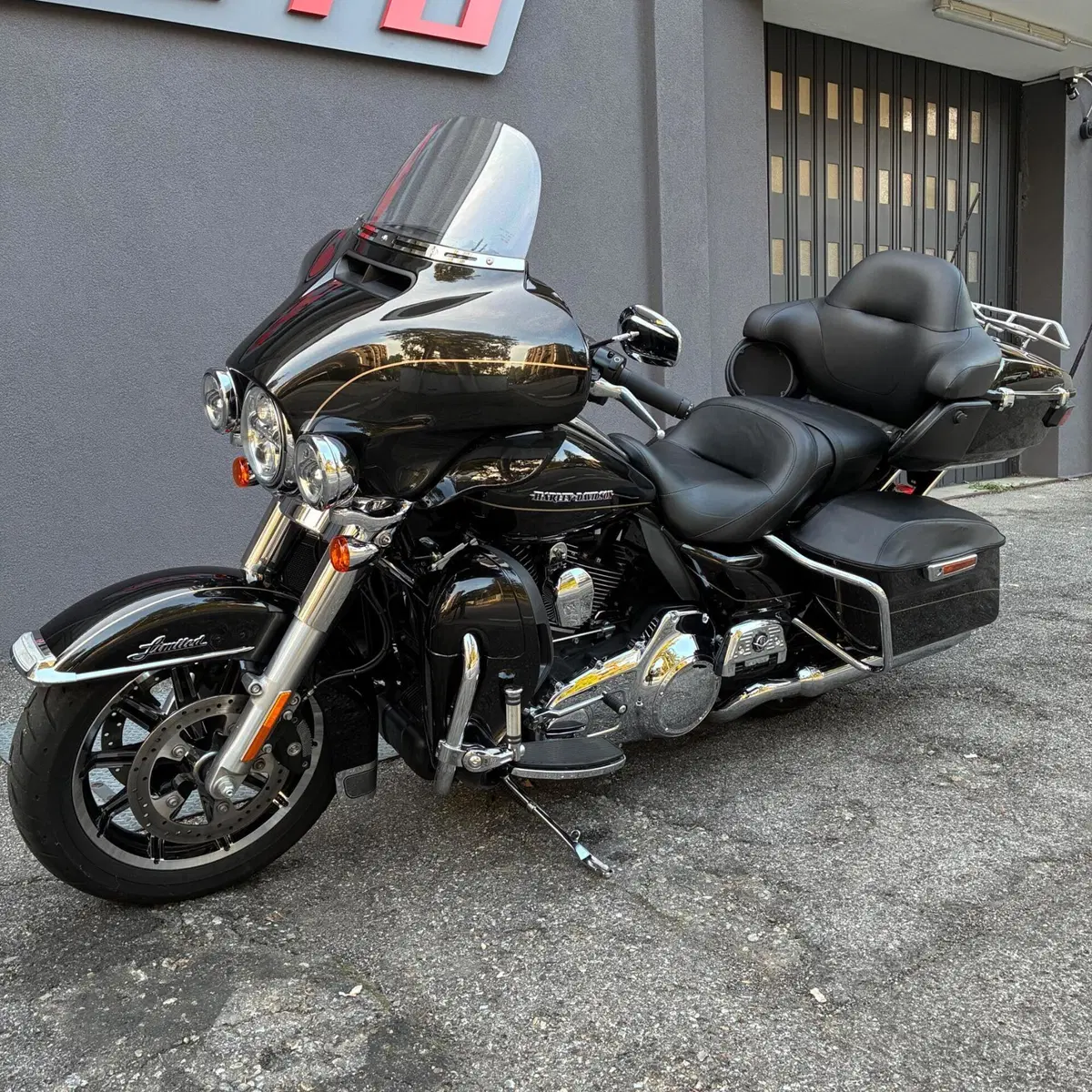 Harley-Davidson 1690 Electra Glide Ultra Limited (2016) - FLHTK (5)