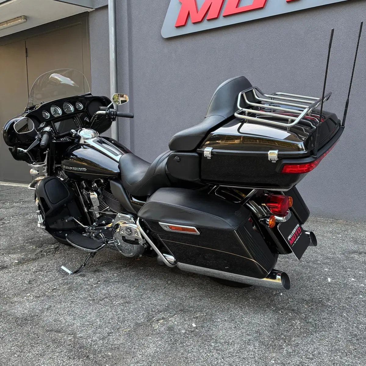 Harley-Davidson 1690 Electra Glide Ultra Limited (2016) - FLHTK (6)