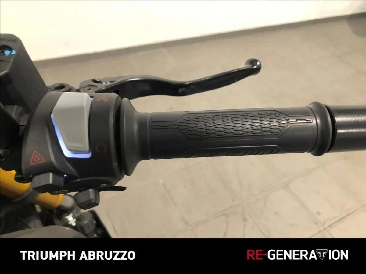 Moto Morini SEIEMMEZZO SCR (2022 - 26) (9)