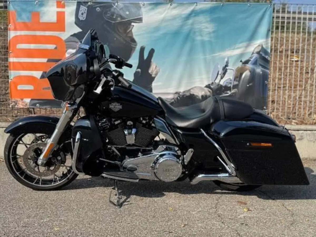 Harley-Davidson 114 Street Glide Special (2019 - 20) - FLHXS (6)