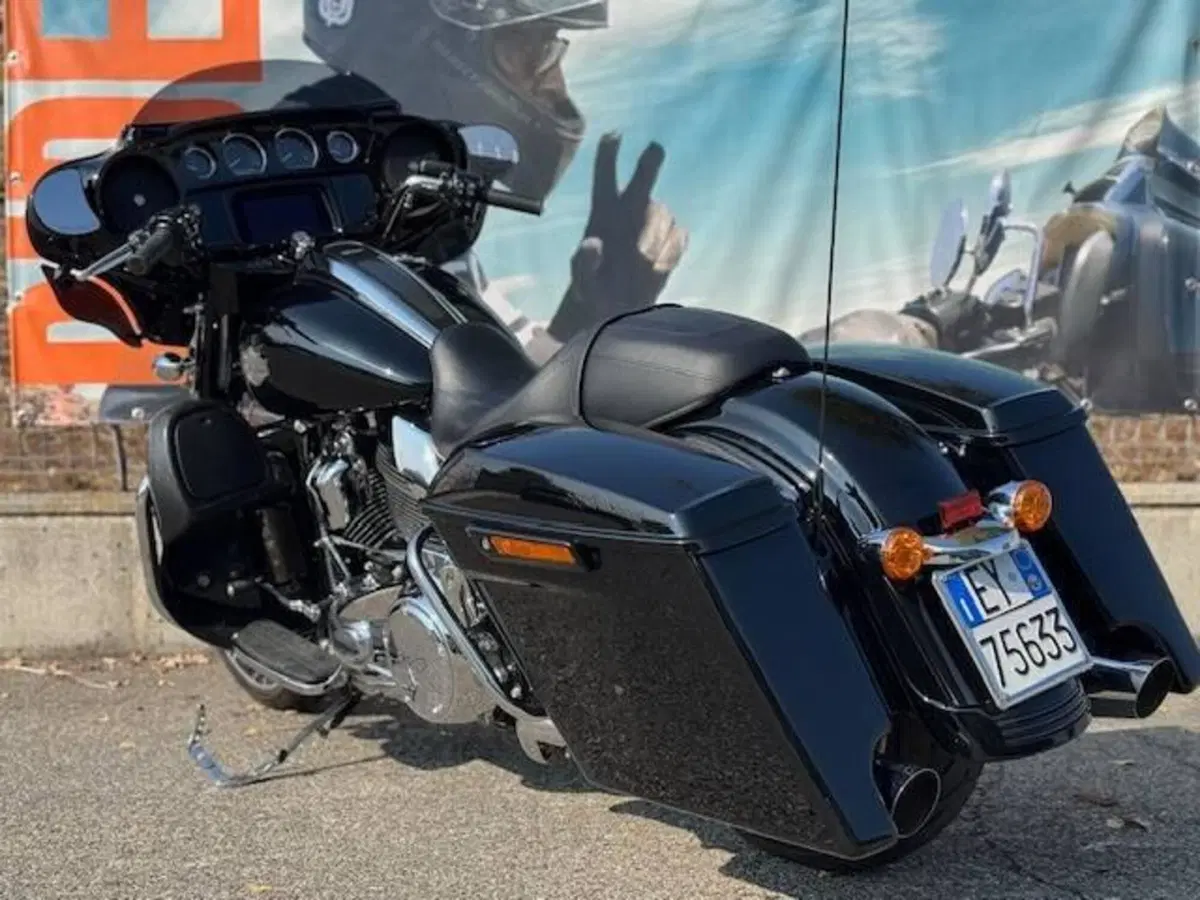 Harley-Davidson 114 Street Glide Special (2019 - 20) - FLHXS (4)