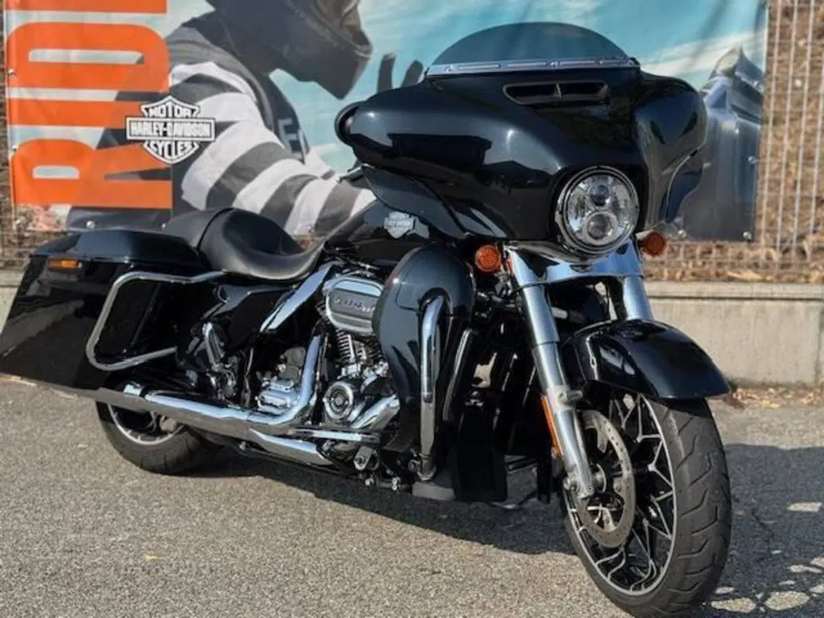 Harley-Davidson 114 Street Glide Special (2019 - 20) - FLHXS (9)
