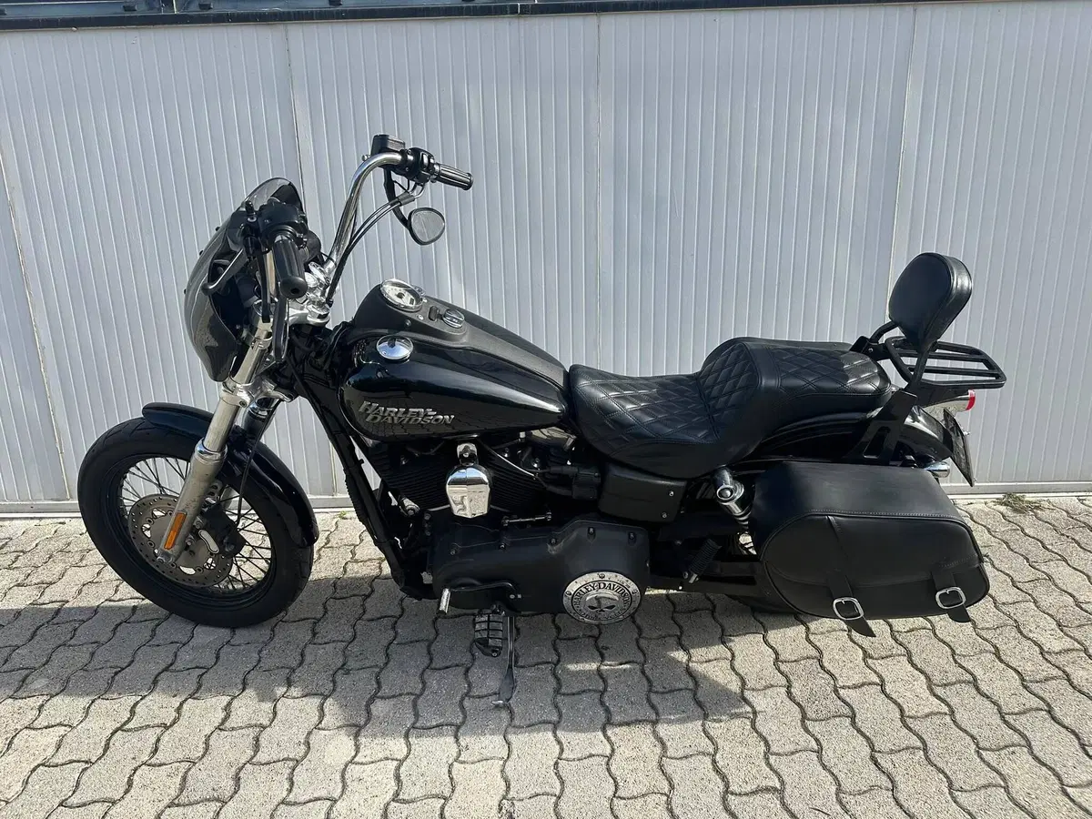 Harley-Davidson 1584 Street Bob (2008 - 15) - FXDB (4)