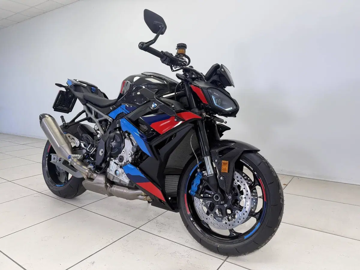Bmw M 1000 R (2025 - 27) (4)