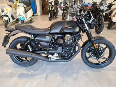 Moto Guzzi V7 Stone (2021 - 24) usata