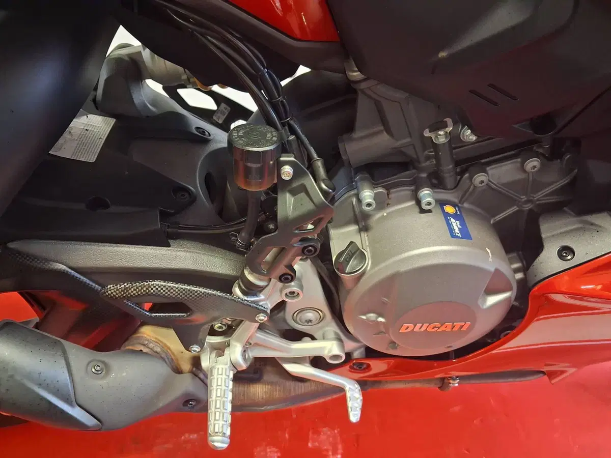 Ducati Panigale V2 S (2025 - 26) (2)
