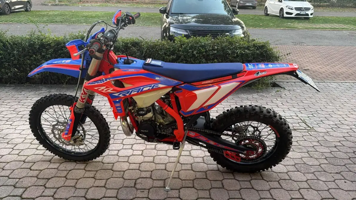 Betamotor RR 250 2T Enduro Race (2025) (3)