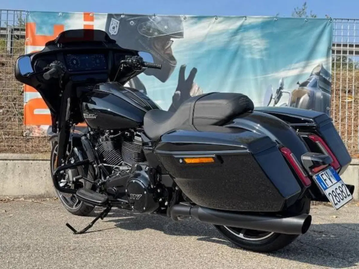 Harley-Davidson Street Glide (2024 - 26) (9)