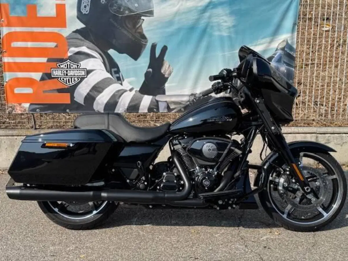 Harley-Davidson Street Glide (2024 - 26)