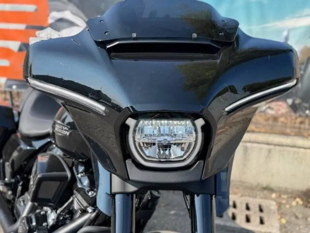Harley-Davidson Street Glide (2024 - 26) (17)