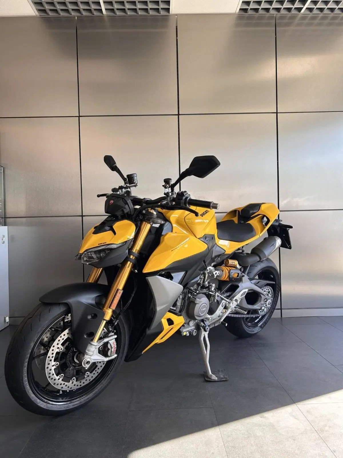 Ducati Streetfighter V2 S (2025 - 26) (3)