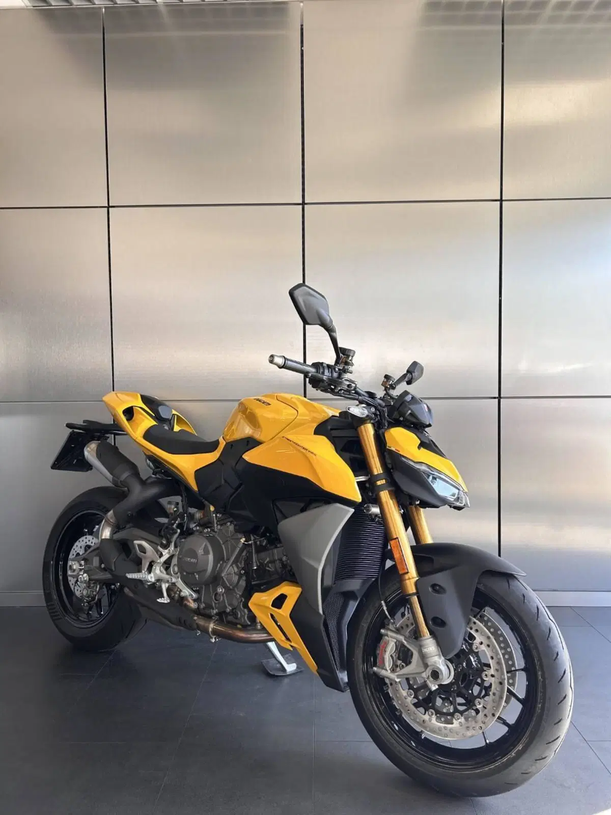 Ducati Streetfighter V2 S (2025 - 26) (2)