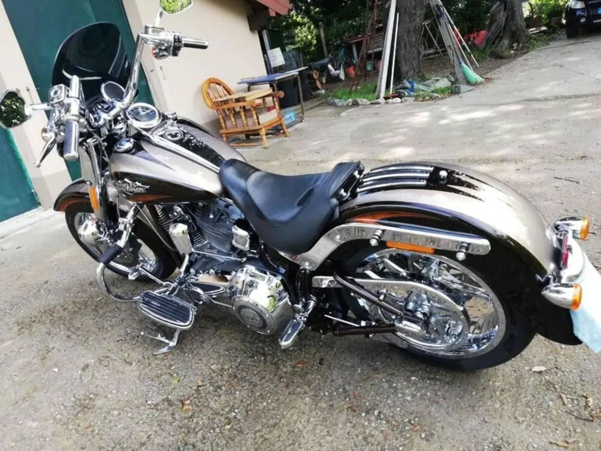 Harley-Davidson 1800 Convertible (2010 - 11) - FLSTSE (6)