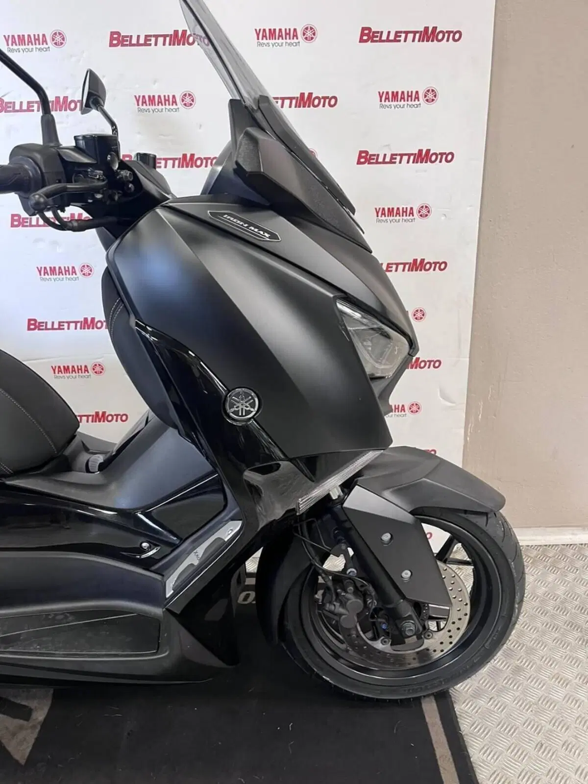 Yamaha X-Max 300 Iron Max (2019 - 20) (5)