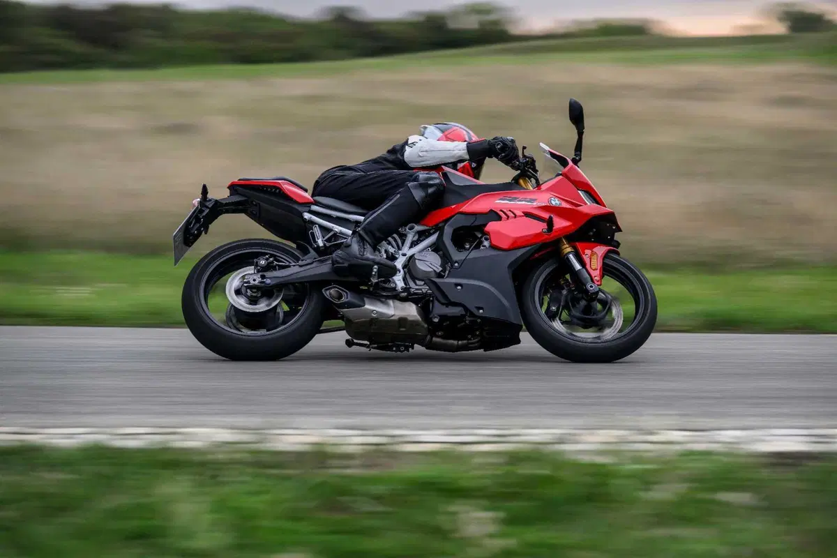 Novità BMW F 450 RR: la sportiva con il DNA della S 1000 RR per la patente A2 [VIDEO & GALLERY] (8)
