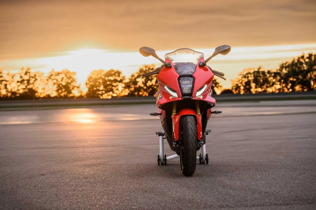 Novità BMW F 450 RR: la sportiva con il DNA della S 1000 RR per la patente A2 [VIDEO & GALLERY] (9)