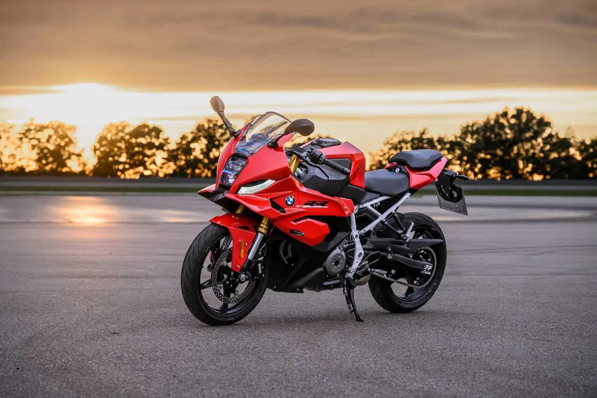 Novità BMW F 450 RR: la sportiva con il DNA della S 1000 RR per la patente A2 [VIDEO & GALLERY] (10)