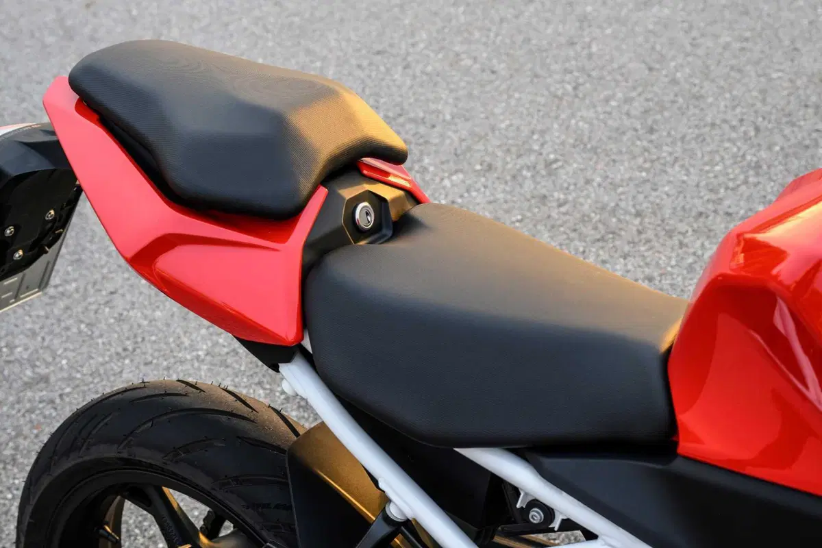 Novità BMW F 450 RR: la sportiva con il DNA della S 1000 RR per la patente A2 [VIDEO & GALLERY] (15)
