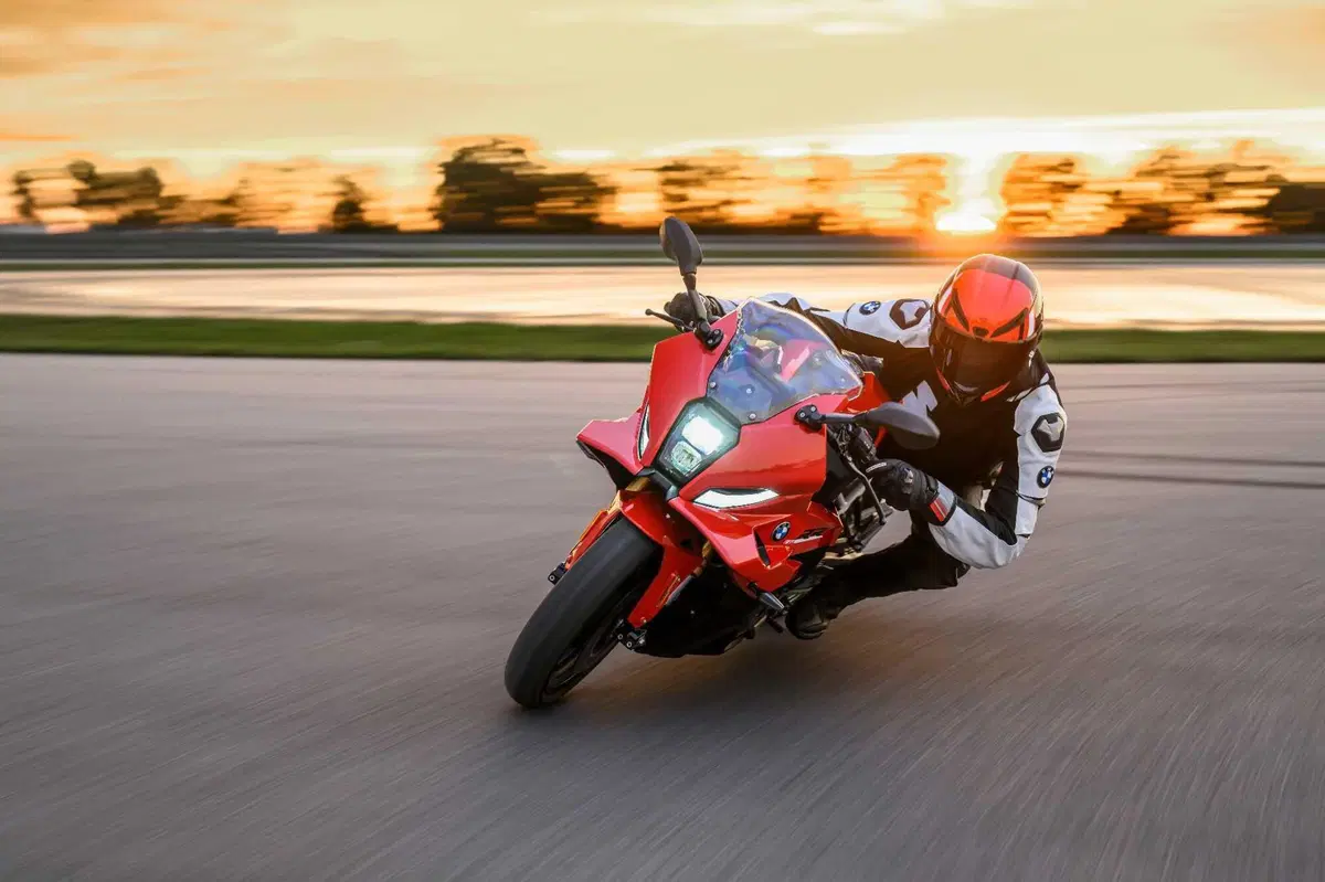 Novità BMW F 450 RR: la sportiva con il DNA della S 1000 RR per la patente A2 [VIDEO & GALLERY] (18)