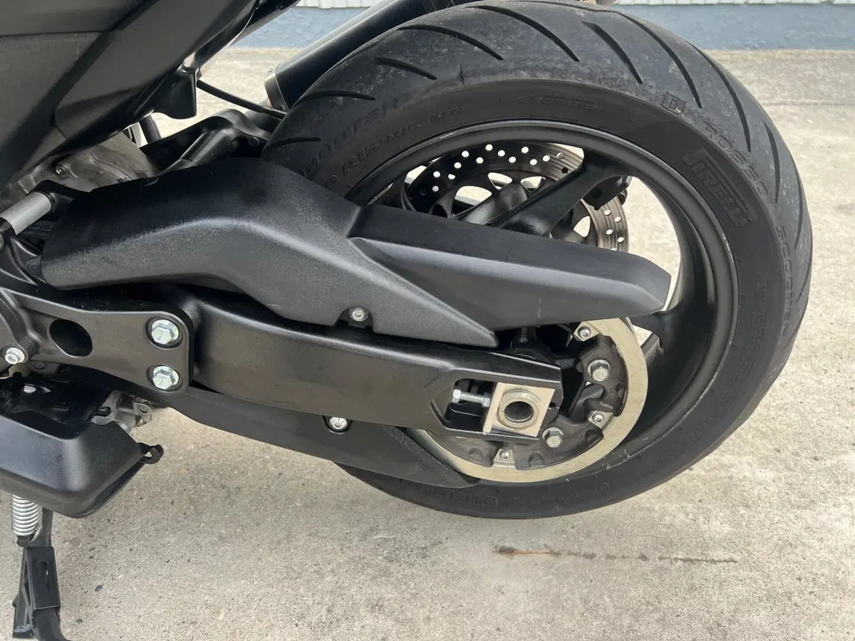 Yamaha T-Max 560 (2020 - 21) (13)