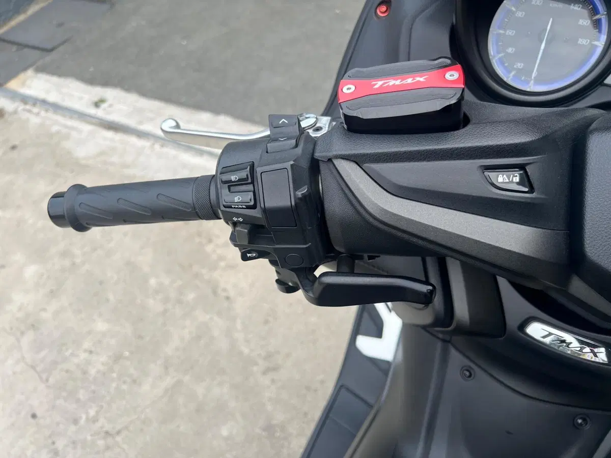 Yamaha T-Max 560 (2020 - 21) (9)