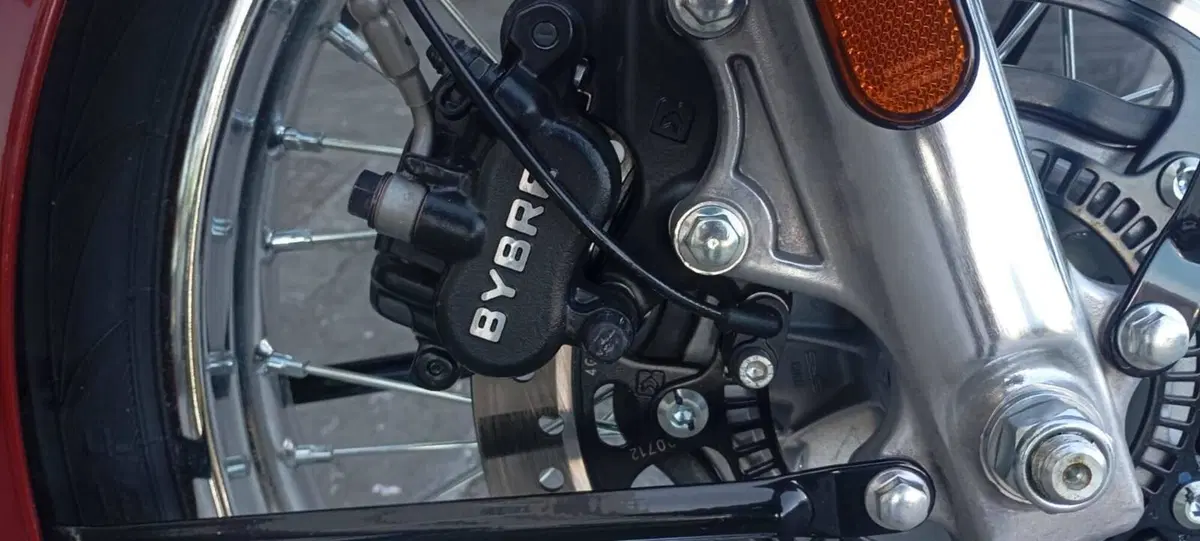 Royal Enfield Classic 350 (2021 - 26) (13)