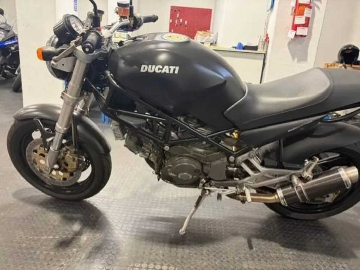 Ducati Monster 900 (1997 - 98) (3)