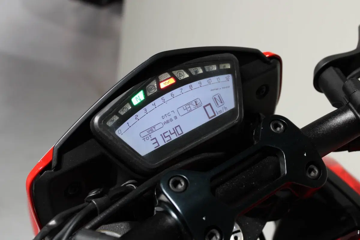 Ducati Hypermotard 939 SP (2016 - 18) (6)