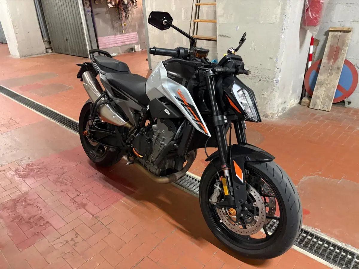 KTM 790 Duke L (2023 - 24) (5)
