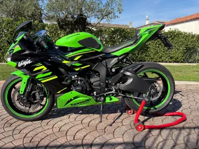 Kawasaki Ninja 636 ZX-6R KRT (2019 - 20) usata