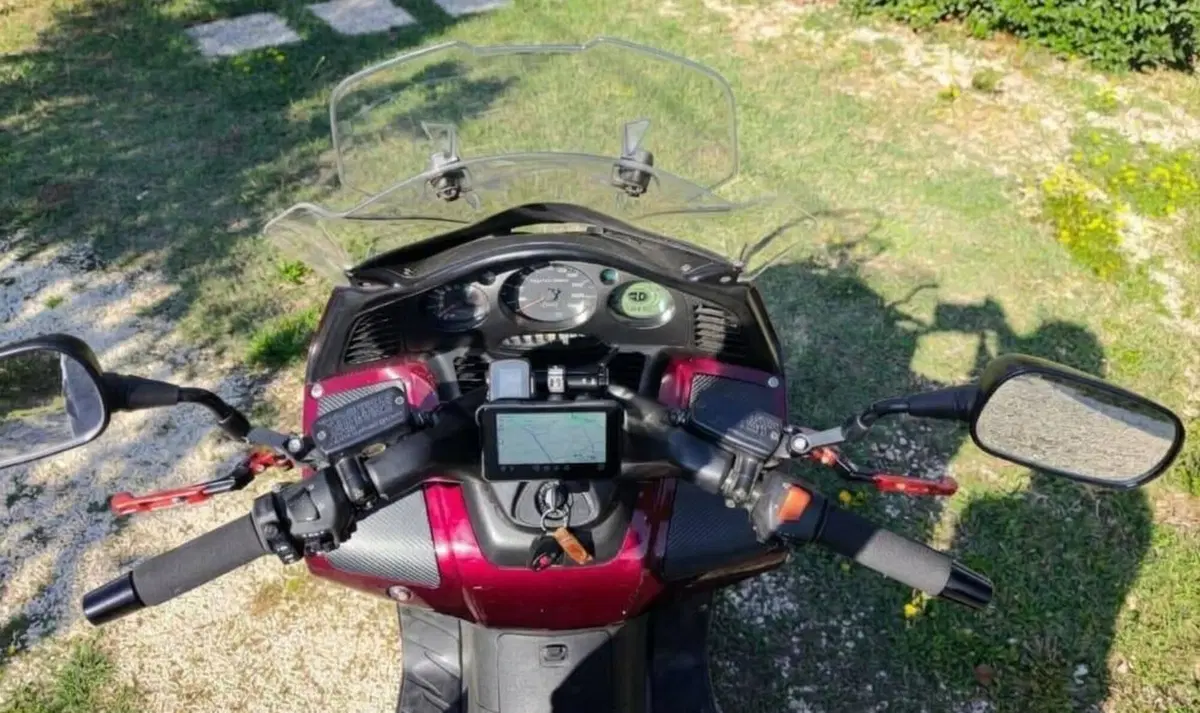 Honda Silver Wing 600 (2001 - 05) (12)