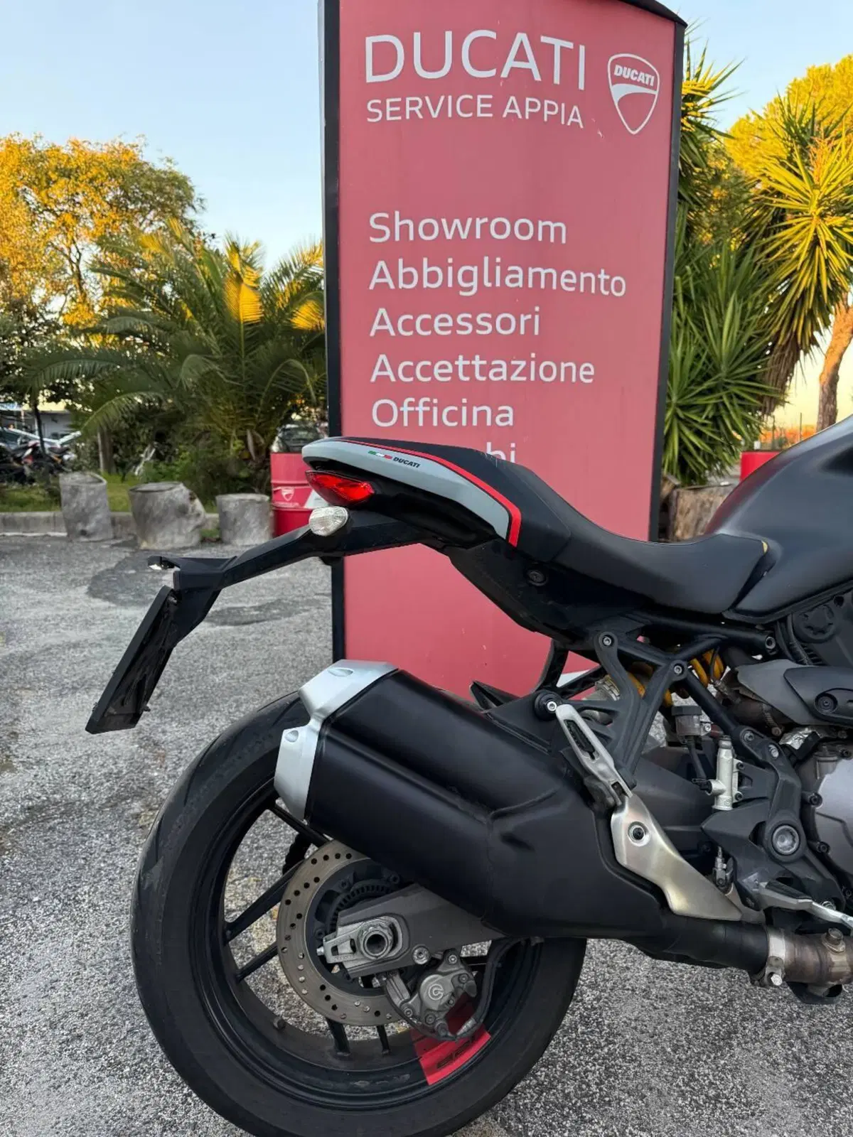 Ducati Monster 821 Stealth (2019 - 20) (3)