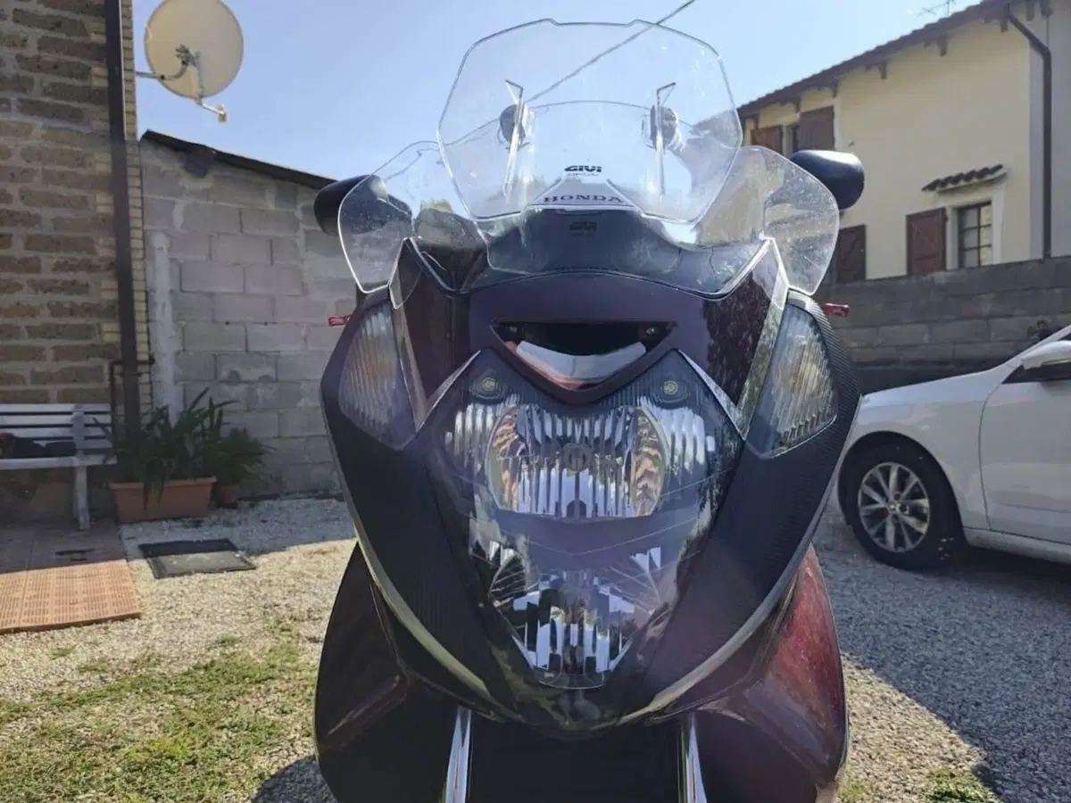 Honda Silver Wing 600 (2001 - 05) (3)