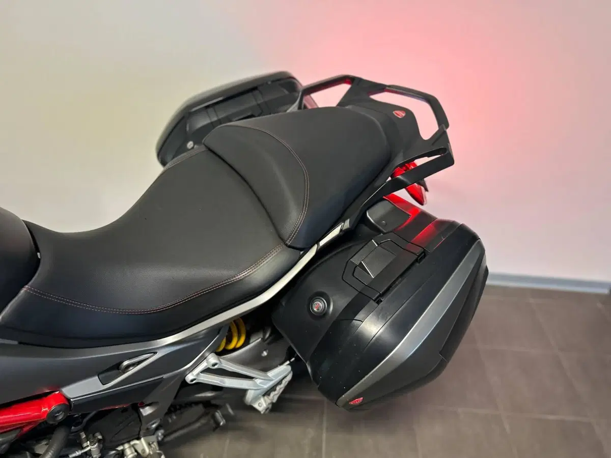 Ducati Multistrada 1260 S Grand Tour (2020) (7)