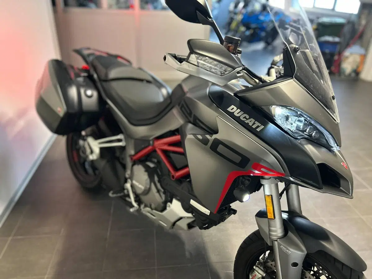 Ducati Multistrada 1260 S Grand Tour (2020) (8)
