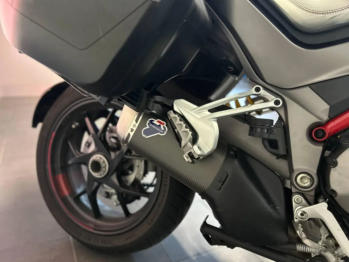 Ducati Multistrada 1260 S Grand Tour (2020) (9)