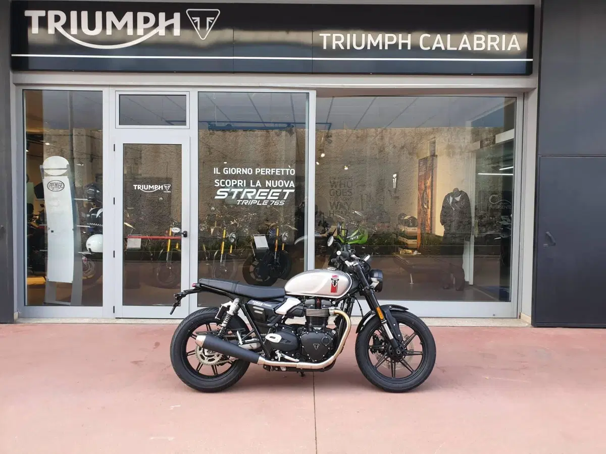 Triumph Speed Twin 900 (2025 - 26) (4)