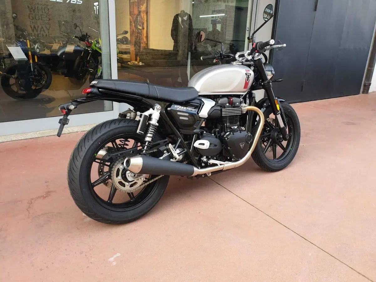 Triumph Speed Twin 900 (2025 - 26) (5)