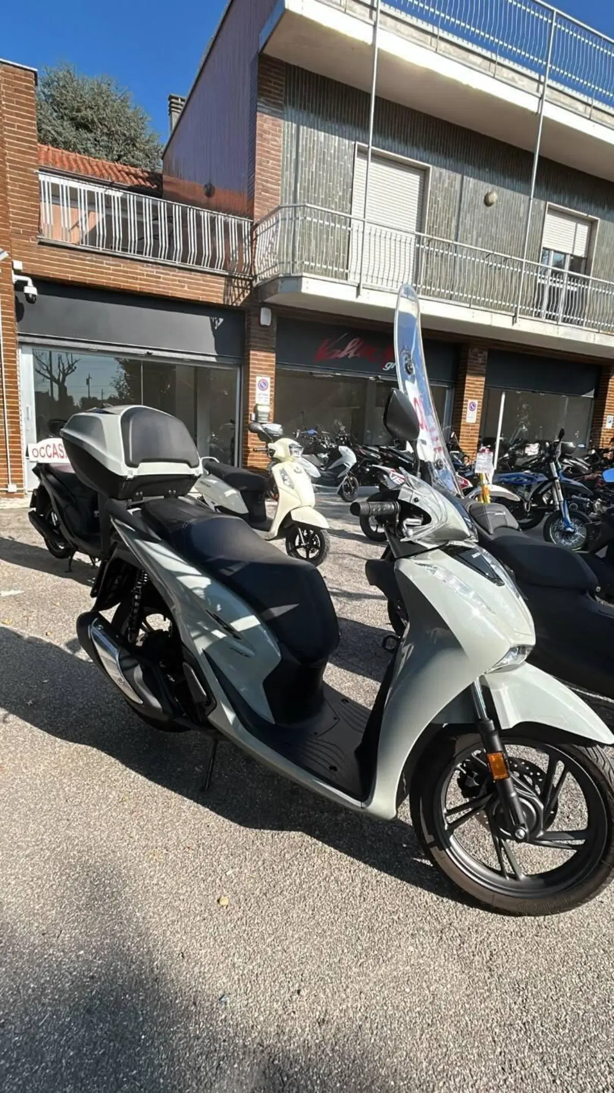 Honda SH 150i (2024 - 25) (2)