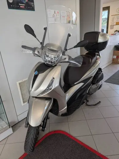 Piaggio Beverly 400 ABS-ASR (2021 - 24) usata