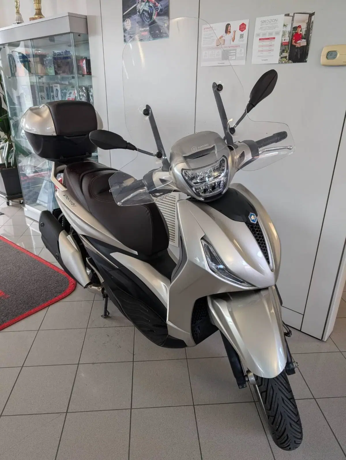 Piaggio Beverly 400 ABS-ASR (2021 - 24) (4)